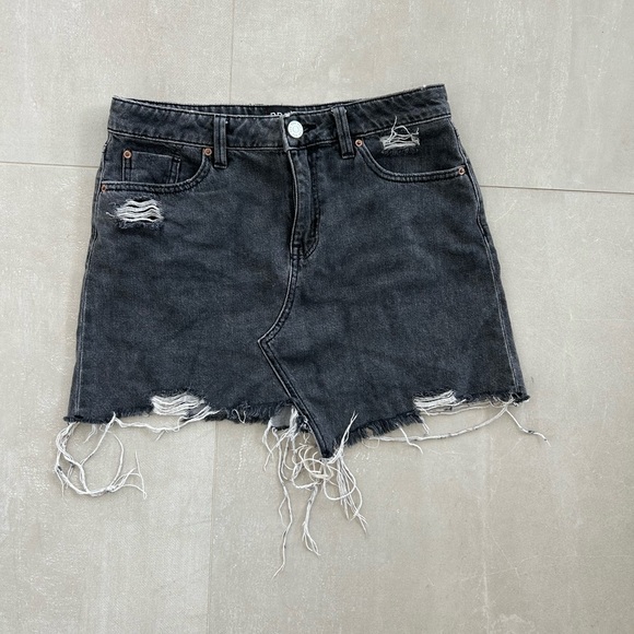 Urban Outfitters Dresses & Skirts - Urban Outfitters Black Denim Skirt Medium